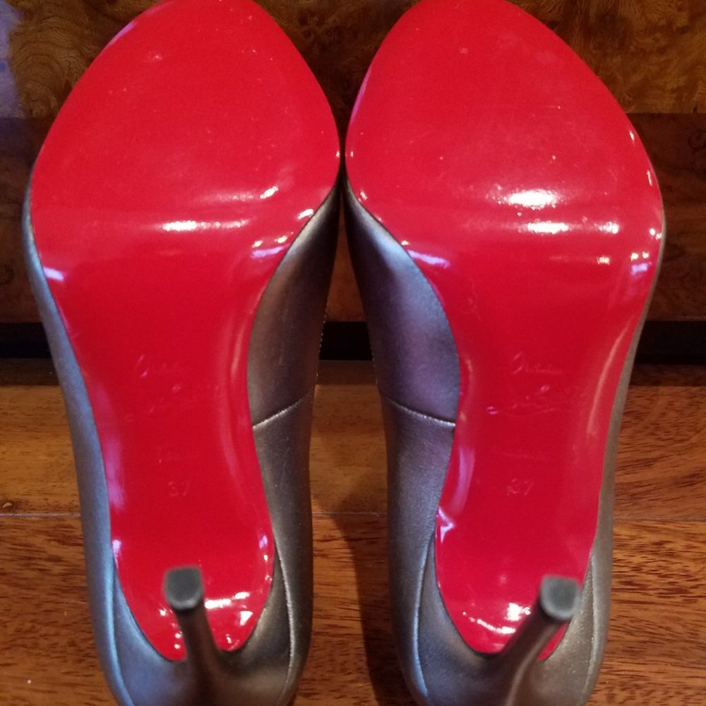 REDUCED Christian Louboutin Gold High Heels 37M